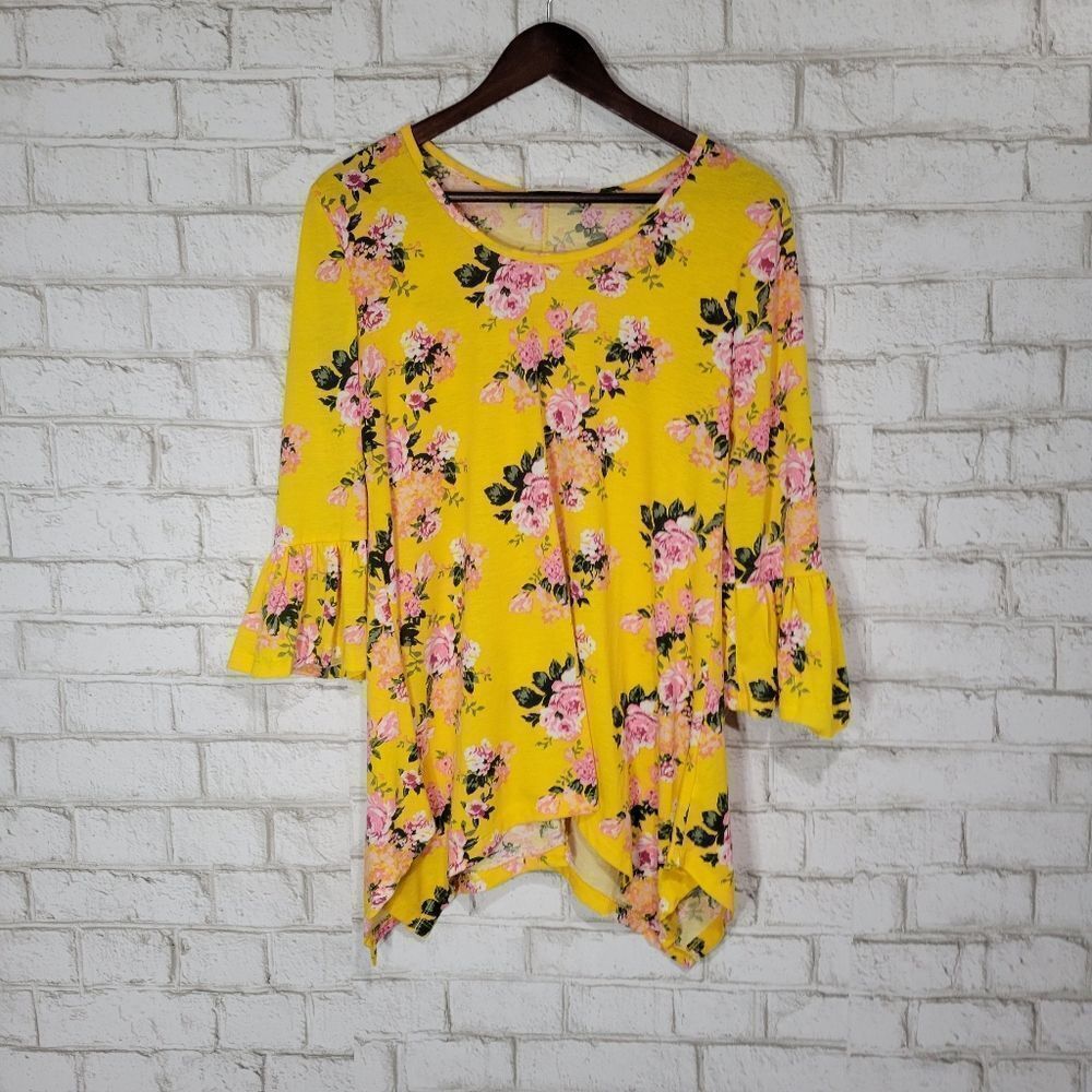 Bobbie Brooks‎ yellow floral top